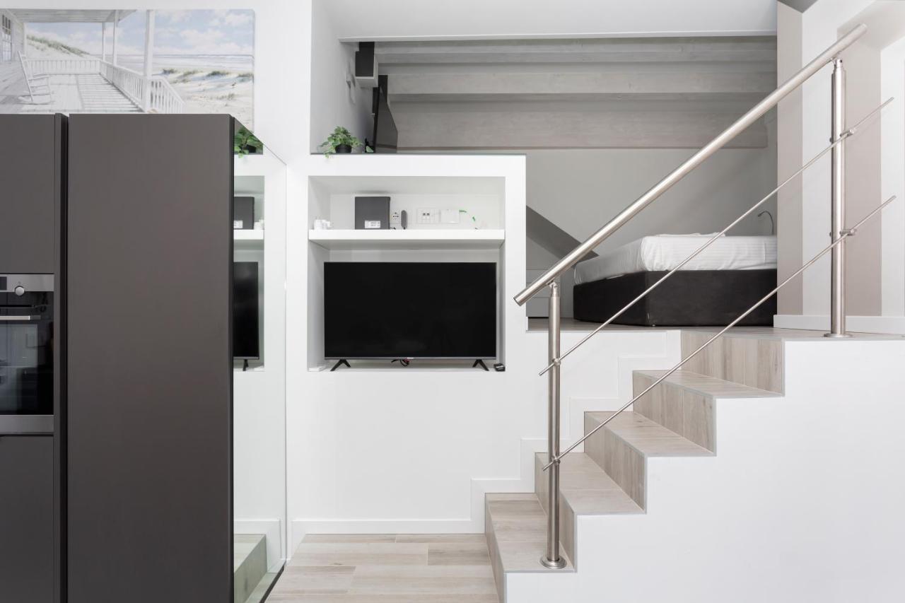 Nest For 2 In Fashion District Via S Cecilia * Milaan
