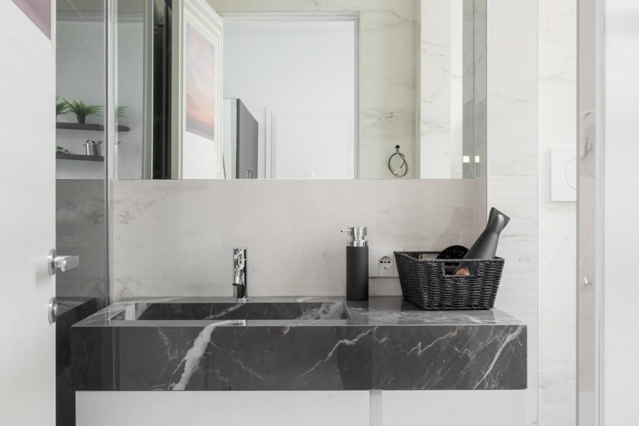 Appartement Nest For 2 In Fashion District Via S Cecilia